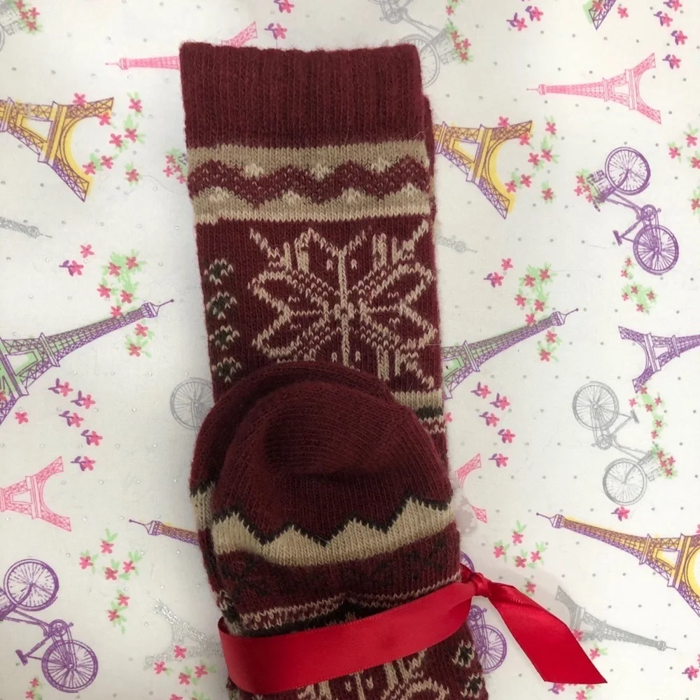 Muk Luks” Crew Socks